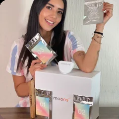 Paciente moons con su kit de alineadores